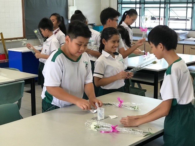 Adding Colours to Our Flowers for Mothers' Day